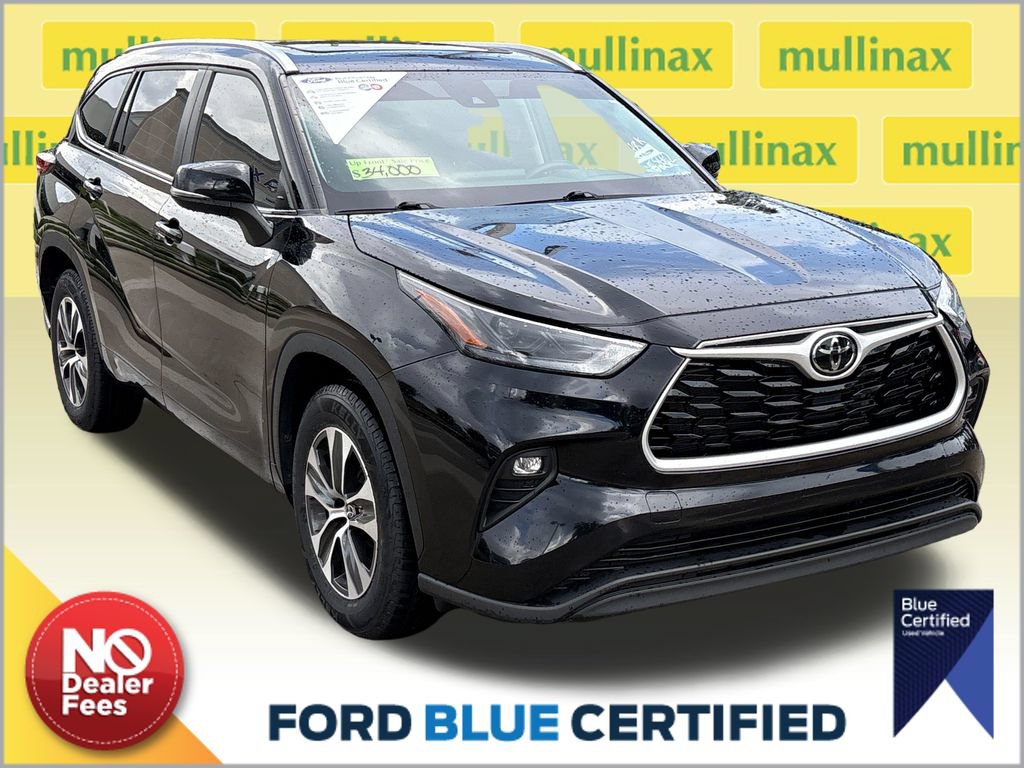 Used 2023 Toyota Highlander XLE FWD image 1