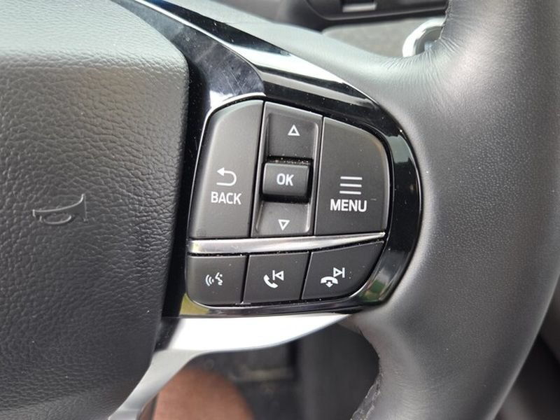 Certified 2025 Ford Explorer Platinum RWD image 23