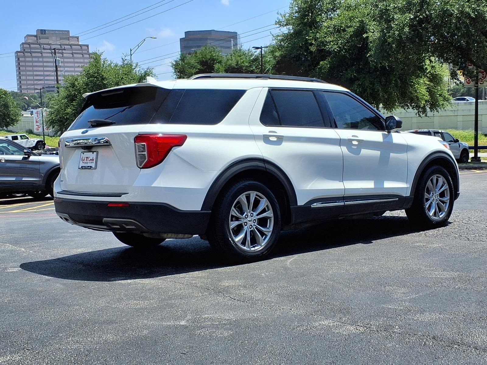 Certified 2021 Ford Explorer XLT w/ Equipment Group 202A RWD image 6