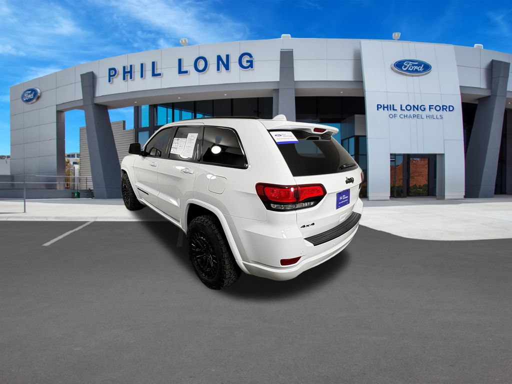 Used 2018 Jeep Grand Cherokee Altitude AWD/4WD image 3