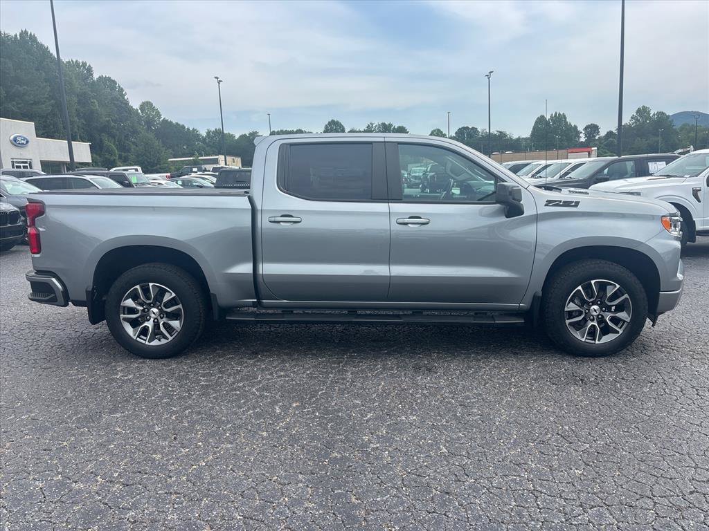 Used 2024 Chevrolet Silverado 1500 RST AWD/4WD image 9