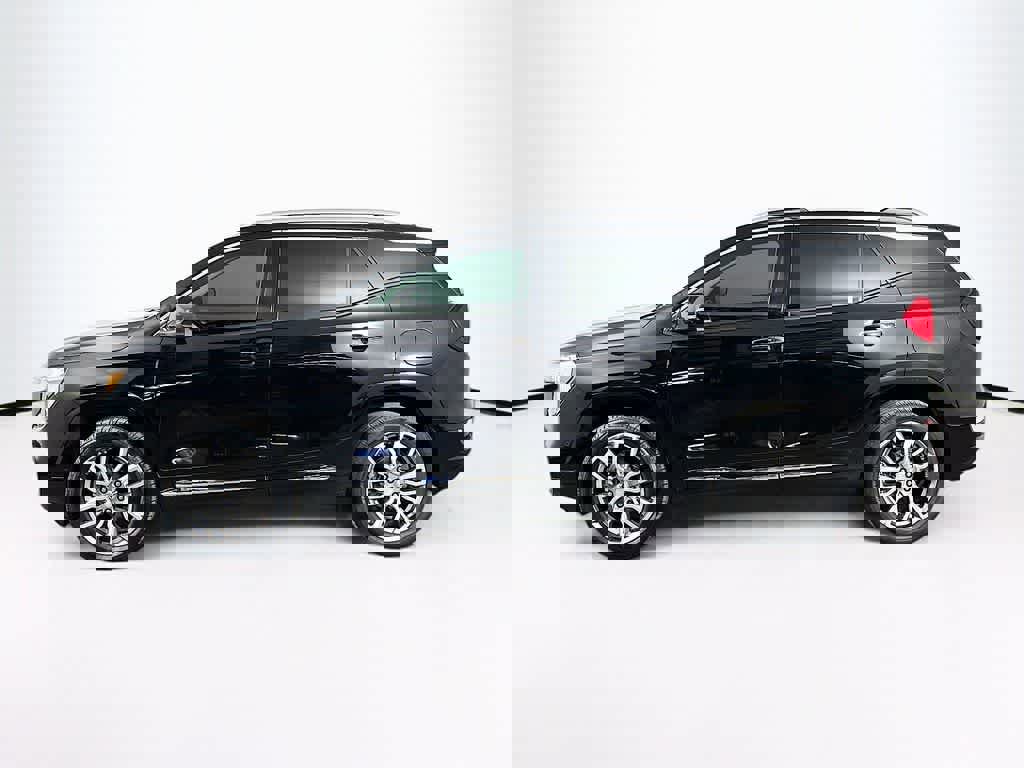 Used 2022 GMC Terrain Denali w/ Denali Premium Package image 2