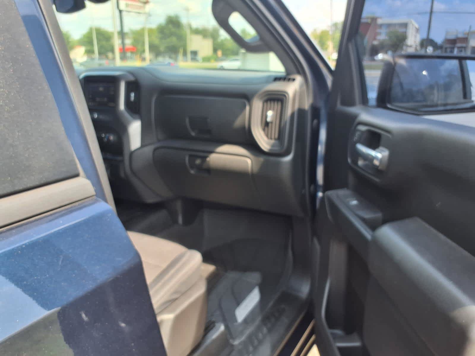 Used 2020 Chevrolet Silverado 1500 Custom w/ Custom Value Package RWD image 23