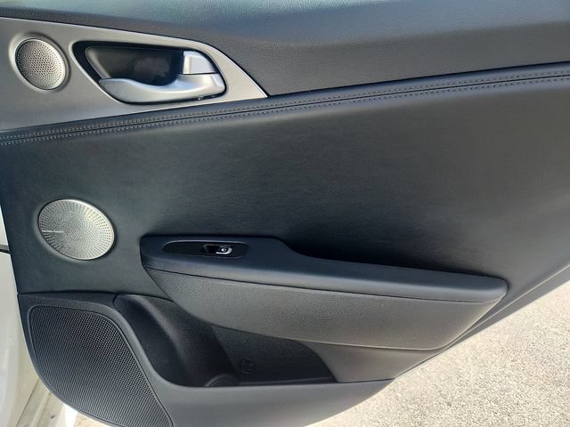 Used 2018 Kia Stinger GT2 RWD image 32