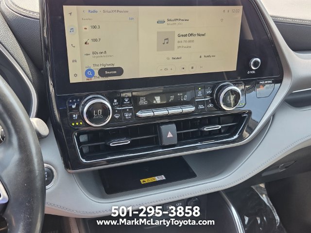 Used 2023 Toyota Highlander Limited FWD image 19
