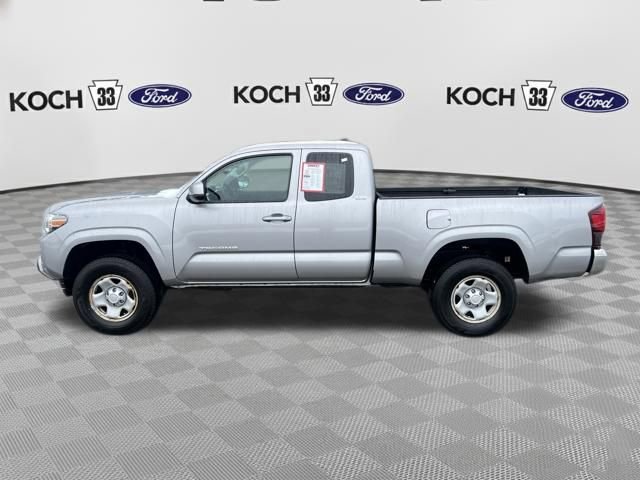 Used 2018 Toyota Tacoma SR5 AWD/4WD image 4