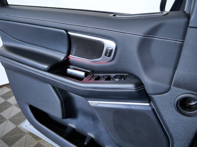 Certified 2025 Ford Expedition Max Platinum w/ Stealth Performance Package AWD/4WD image 27