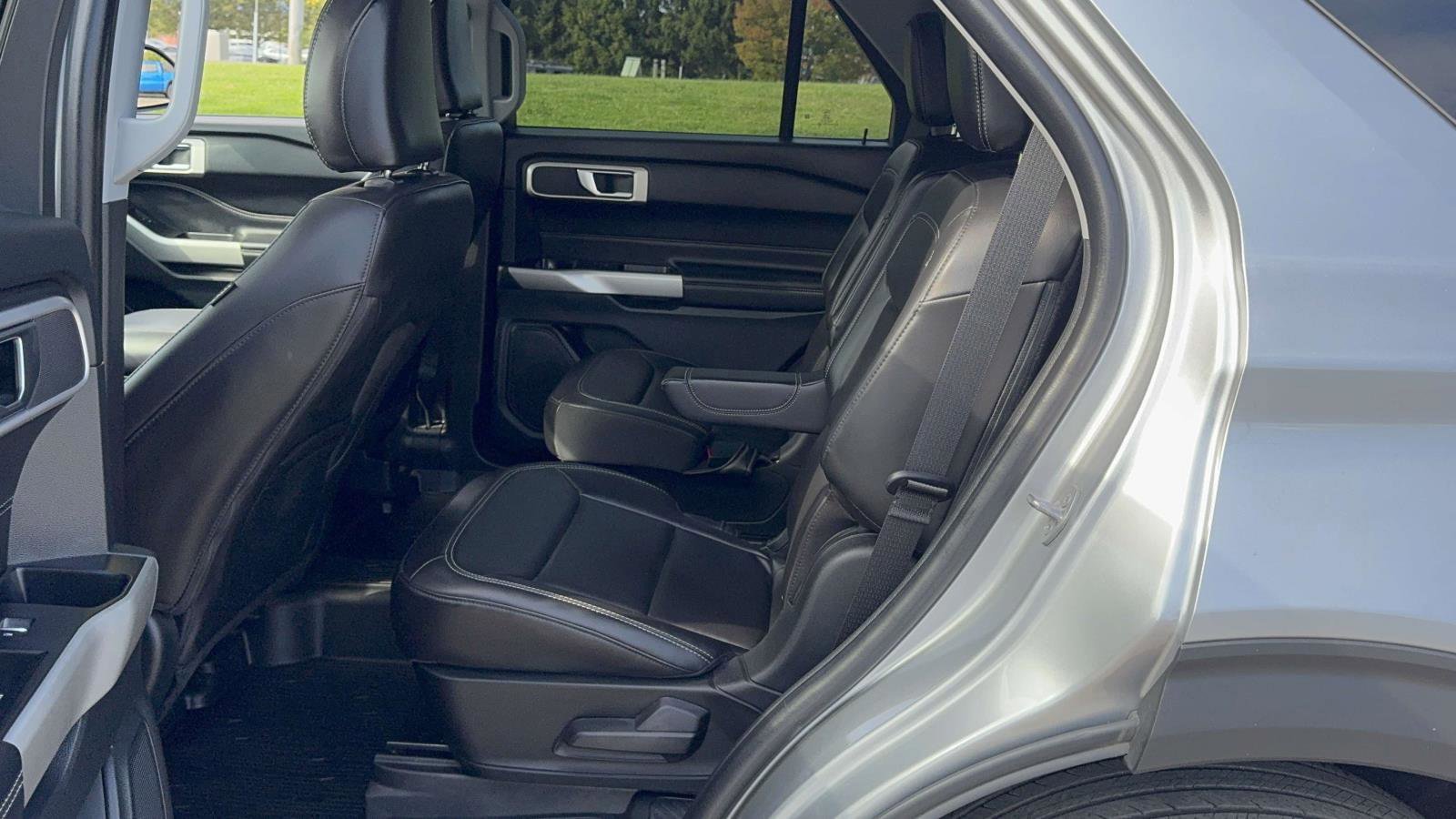 Certified 2022 Ford Explorer XLT w/ Equipment Group 202A image 12