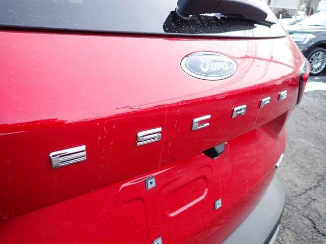 Certified 2024 Ford Escape Platinum w/ Premium Technology Package image 9