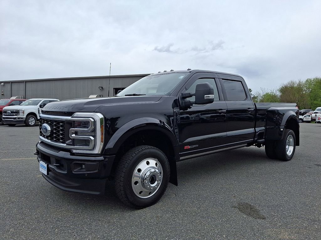 Certified 2025 Ford F450 Platinum AWD/4WD image 3