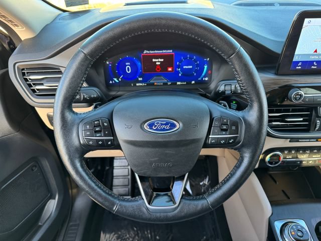 Certified 2020 Ford Escape Titanium w/ Titanium Premium Package 2.0 AWD/4WD image 22