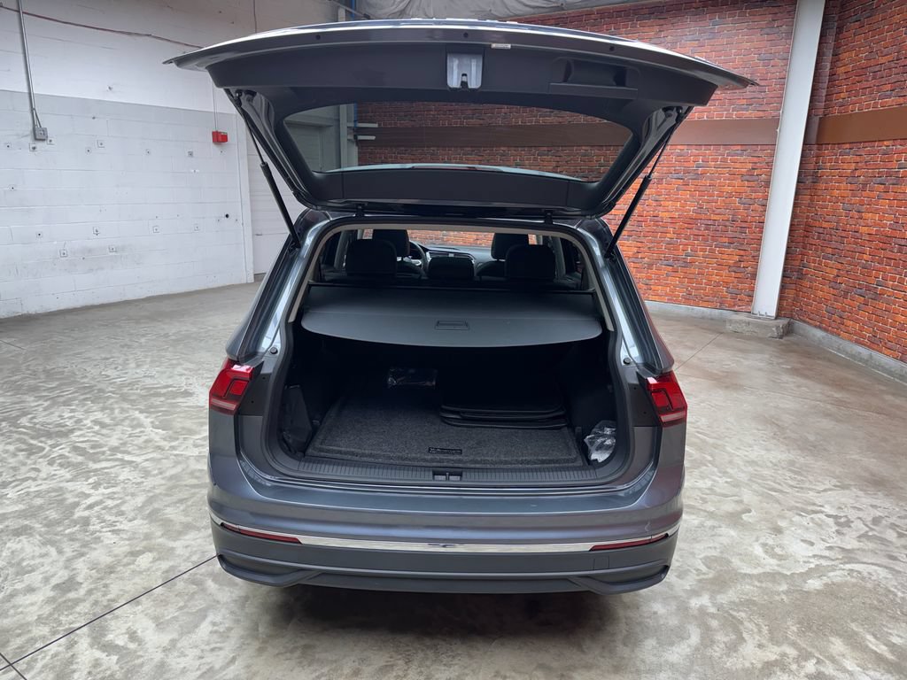 Used 2022 Volkswagen Tiguan SE AWD/4WD image 25