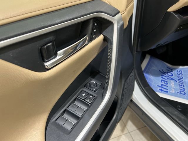 Used 2019 Toyota RAV4 Limited image 23