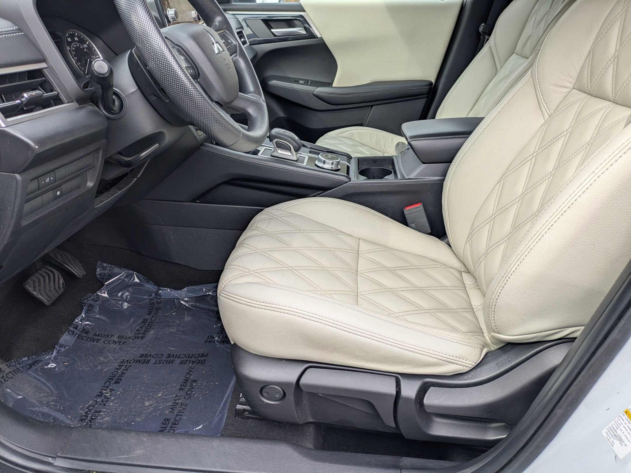 Used 2022 Mitsubishi Outlander ES image 12