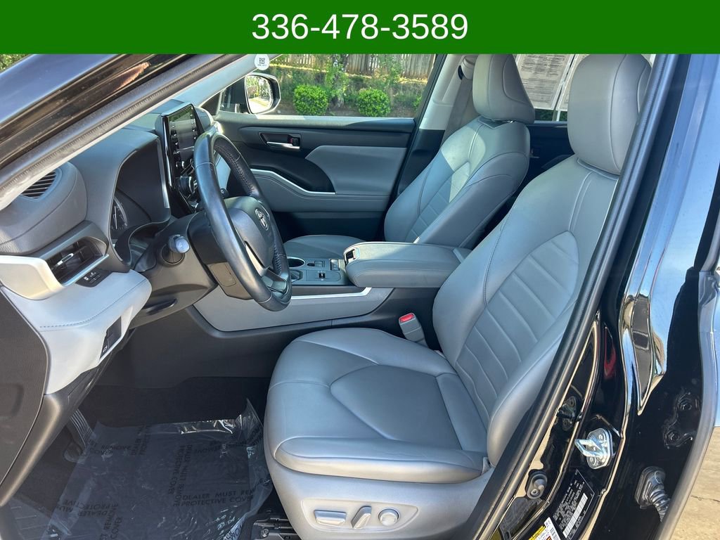 Used 2022 Toyota Highlander XLE FWD image 9