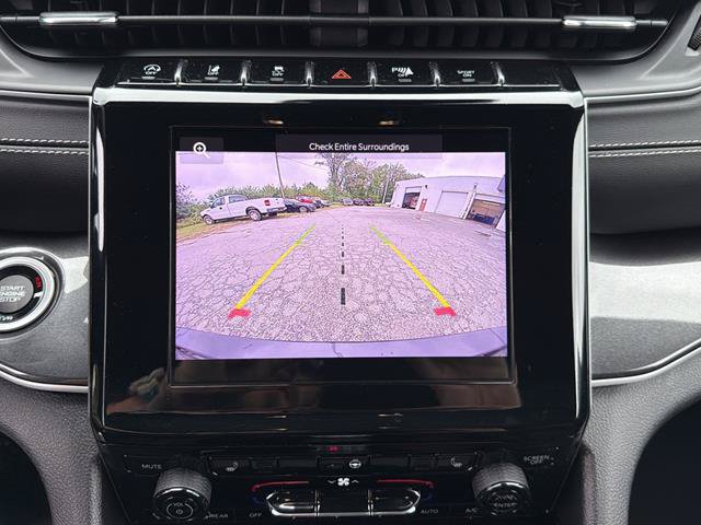 Used 2023 Jeep Grand Cherokee L Laredo AWD/4WD image 20