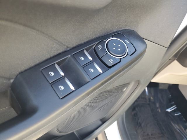 Certified 2022 Ford Escape SE w/ SE Sport Appearance Package image 18