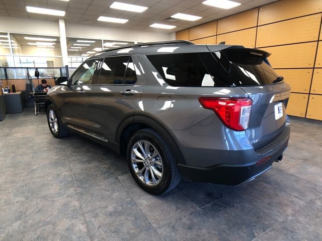 Certified 2022 Ford Explorer XLT w/ Equipment Group 202A image 5