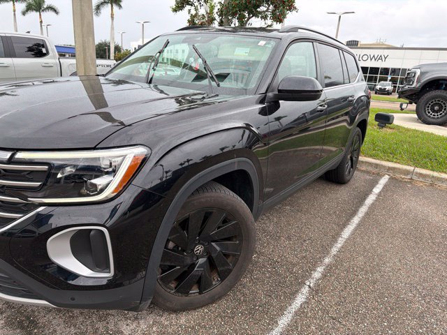 Used 2025 Volkswagen Atlas SE FWD image 1