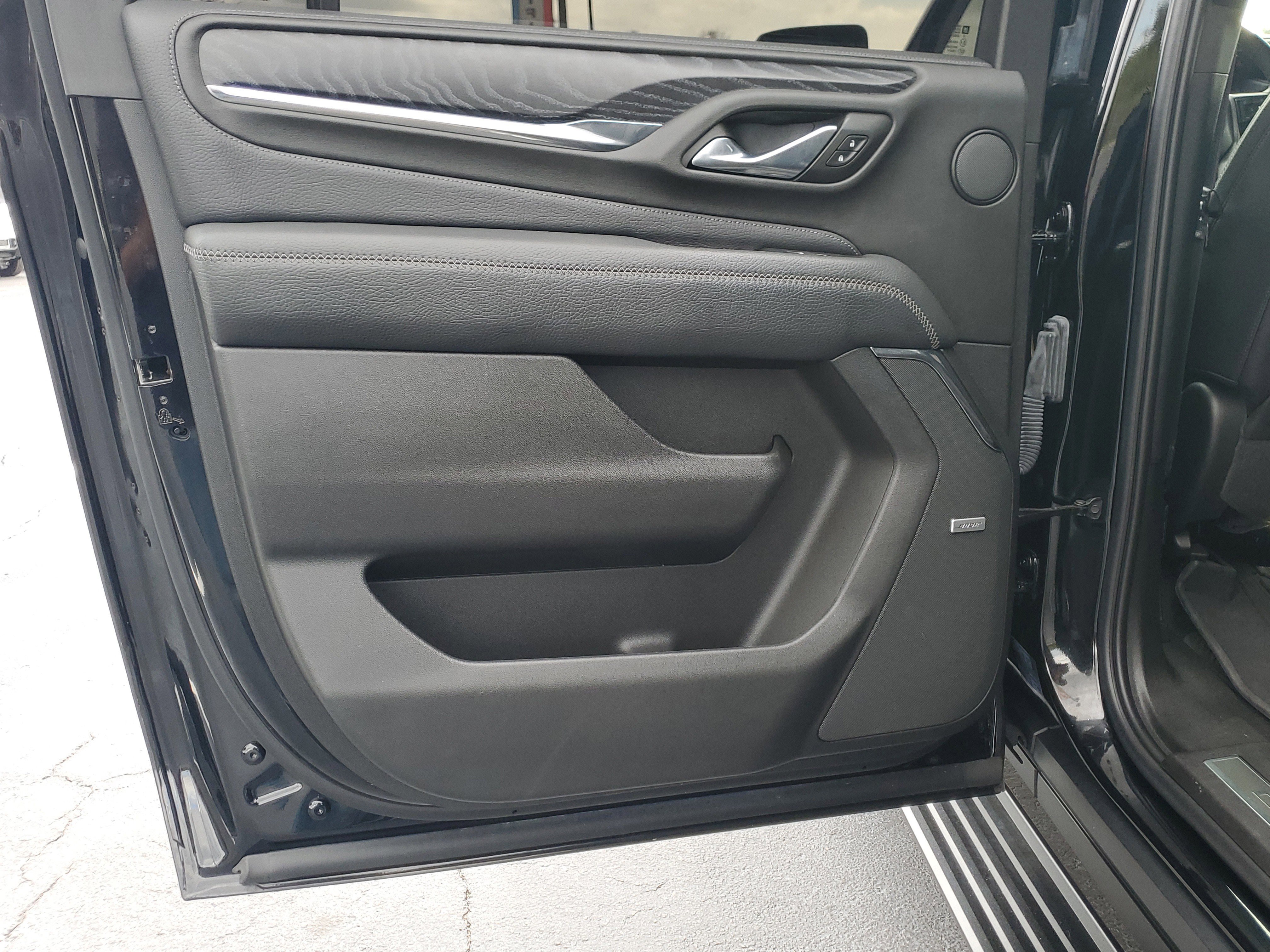 Used 2023 GMC Yukon XL Denali image 11