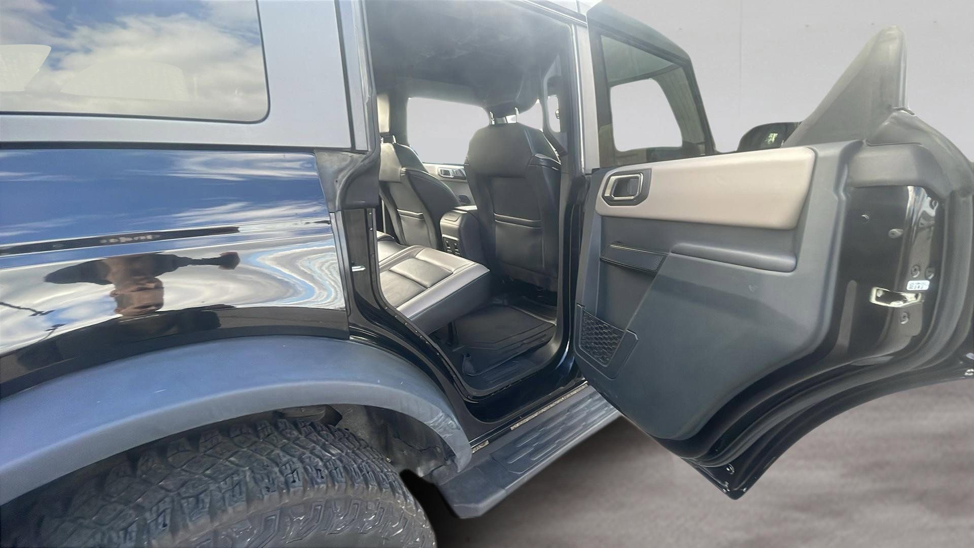 Certified 2024 Ford Bronco Wildtrak image 23