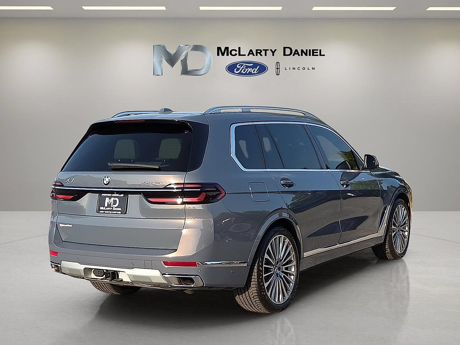 Used 2024 BMW X7 xDrive40i AWD/4WD image 5