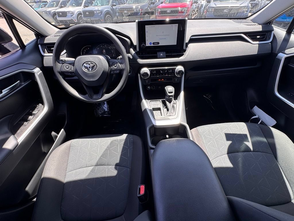 Used 2025 Toyota RAV4 XLE FWD image 27