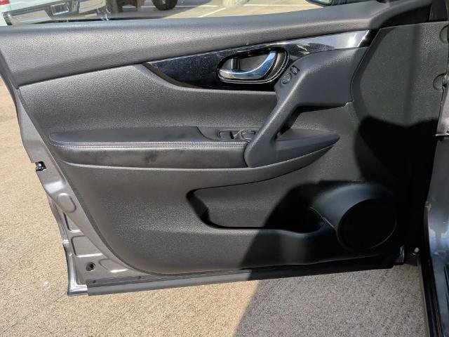 Used 2021 Nissan Rogue Sport SL FWD image 22