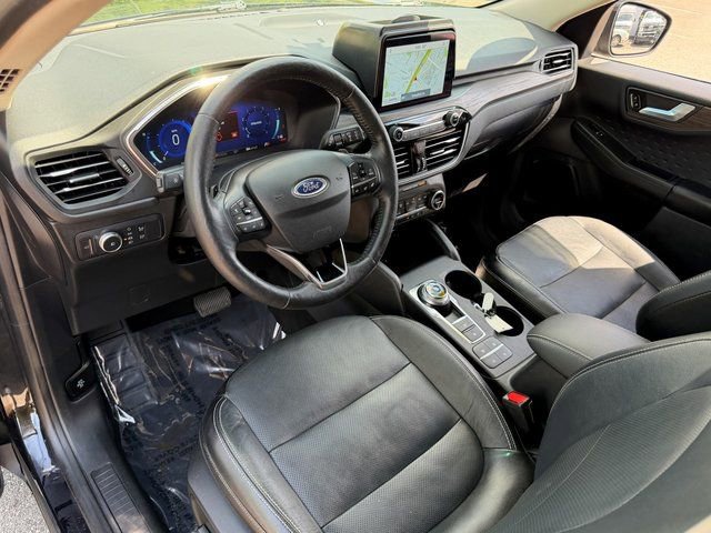 Certified 2020 Ford Escape Titanium AWD/4WD image 34