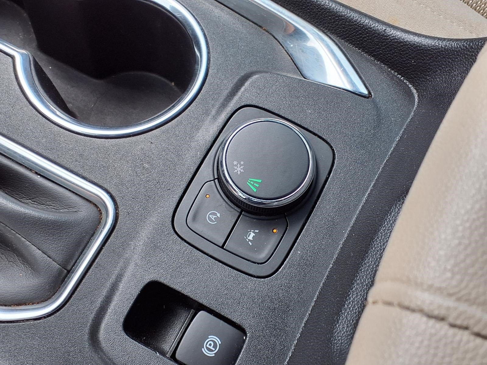 Used 2023 Chevrolet Traverse LS FWD image 21