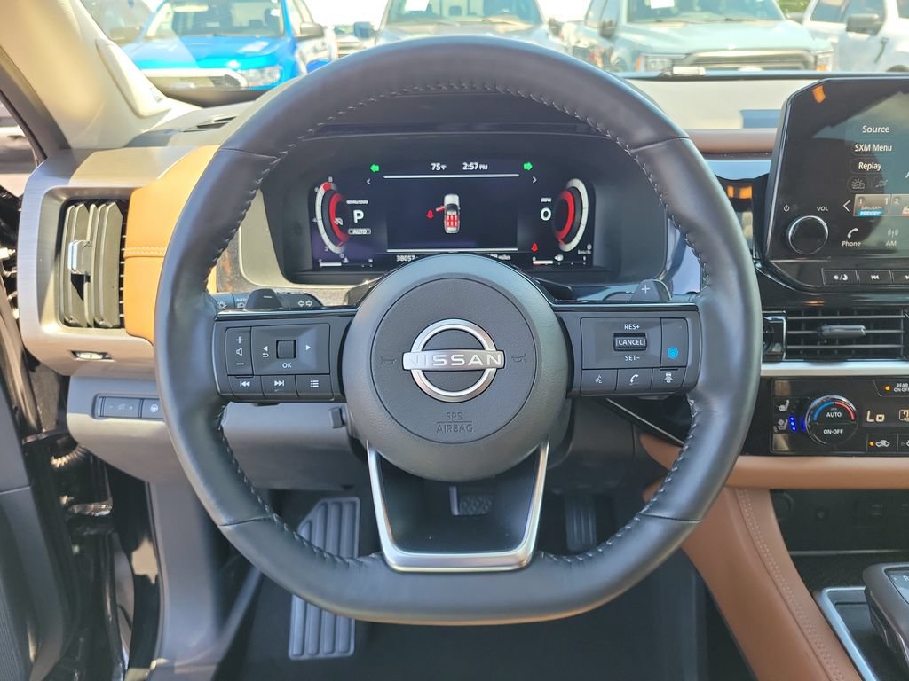 Used 2024 Nissan Pathfinder Platinum w/ Cargo Package AWD/4WD image 23