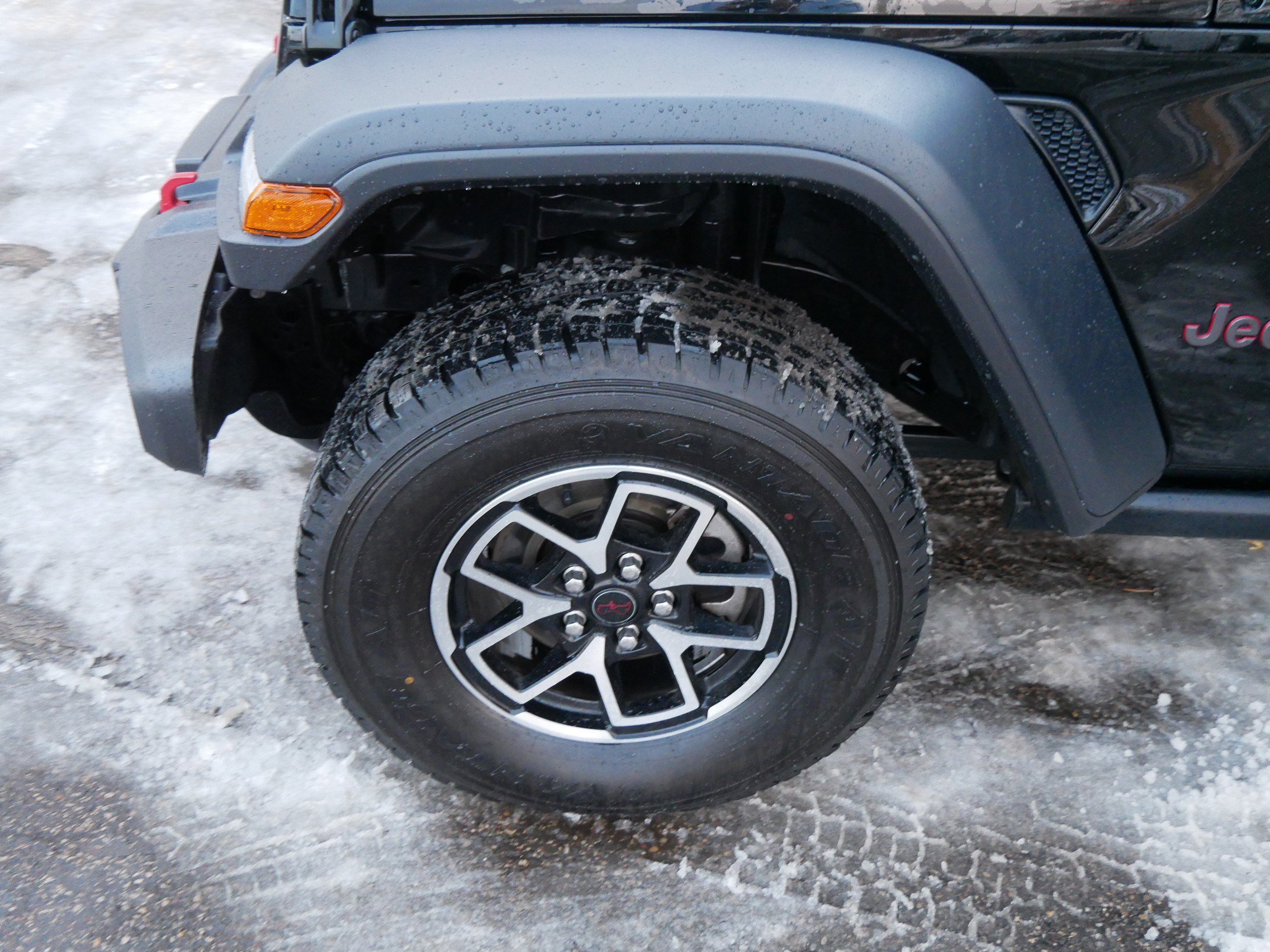 Used 2024 Jeep Wrangler Rubicon image 13