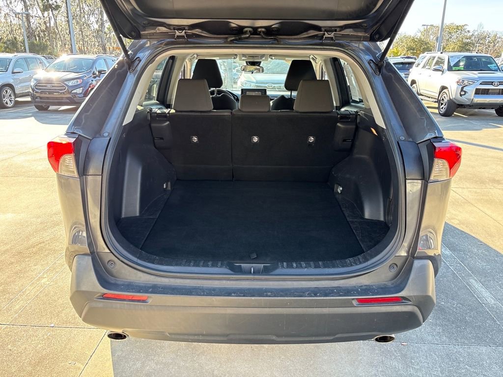 Used 2021 Toyota RAV4 XLE image 28