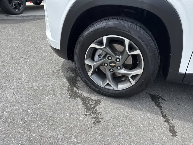 Used 2024 Chevrolet Trax LT FWD image 12