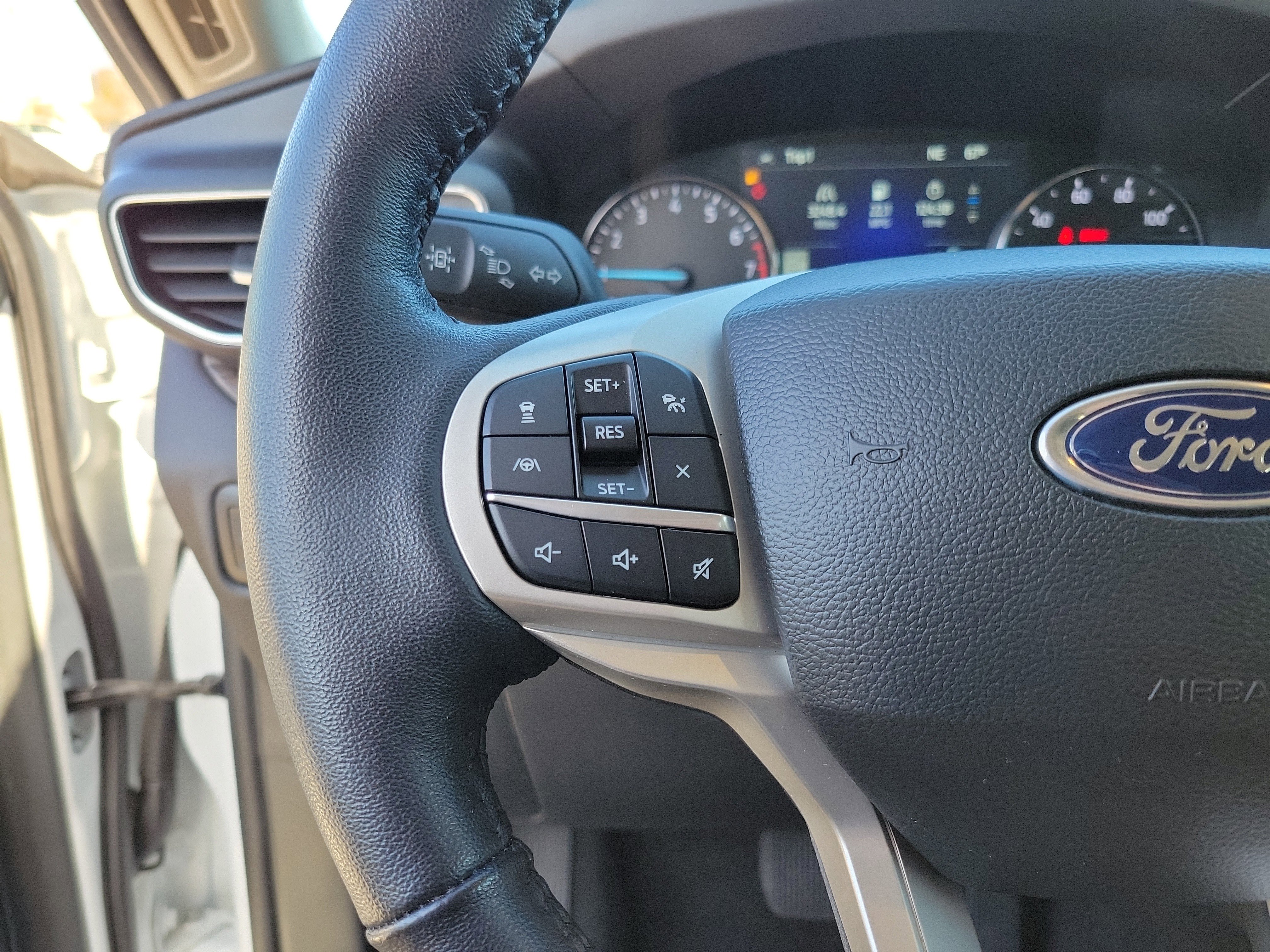 Certified 2023 Ford Explorer Limited image 12