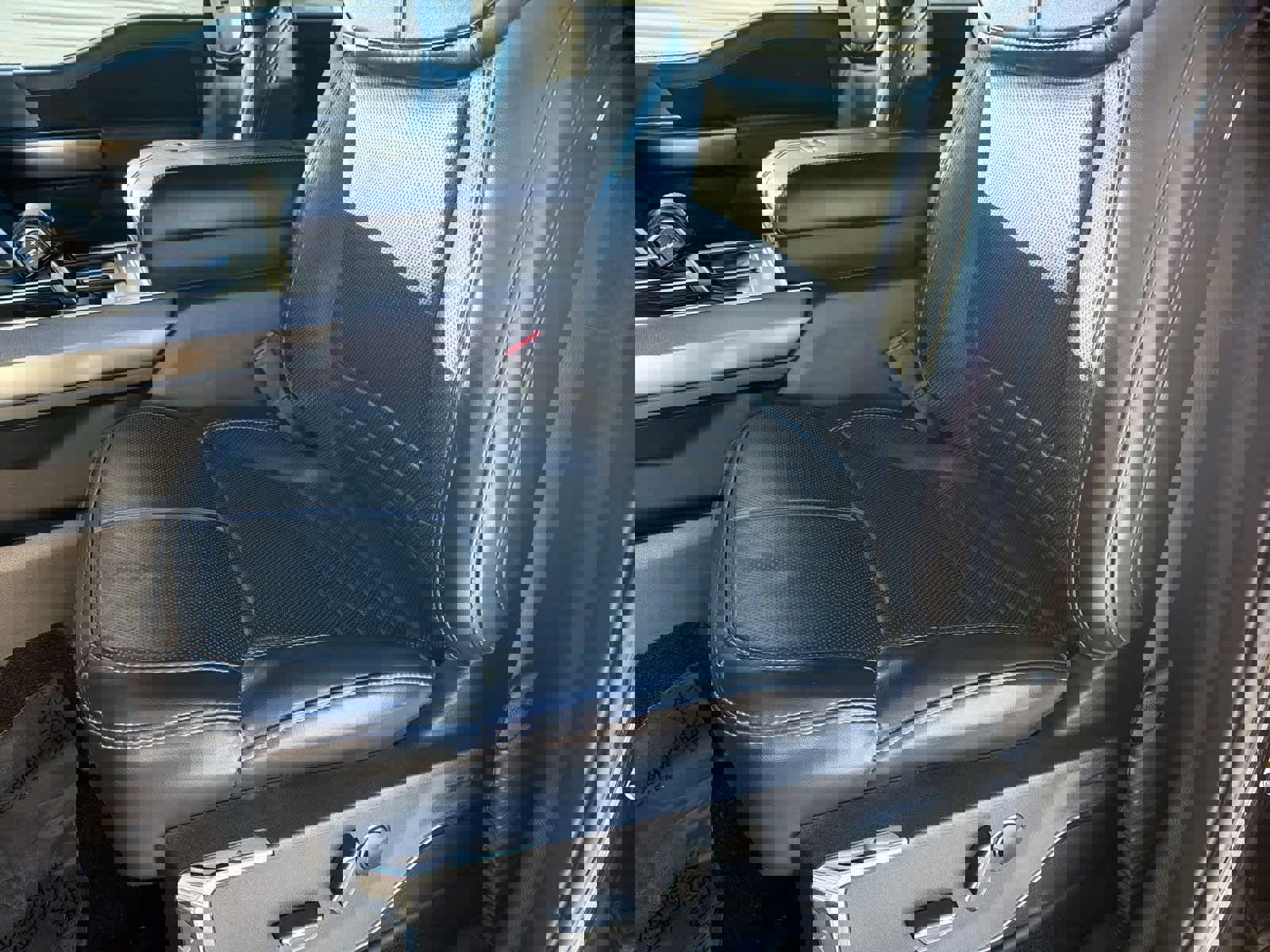 Certified 2023 Ford F150 Platinum w/ Equipment Group 701A High image 17