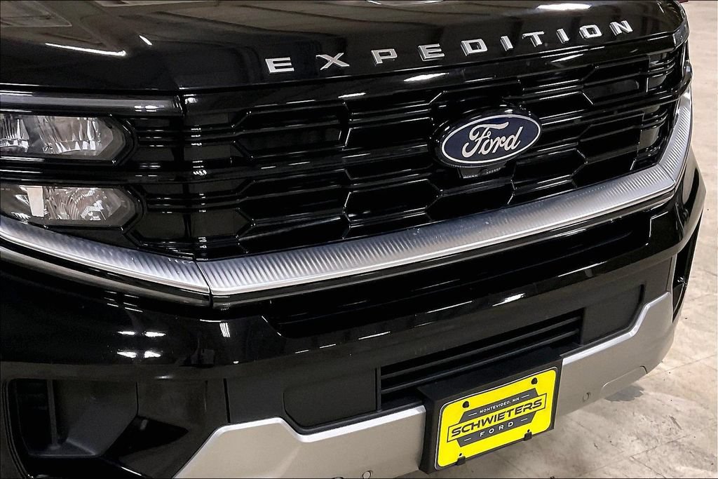Certified 2025 Ford Expedition Max Platinum w/ Driver's Package AWD/4WD image 30
