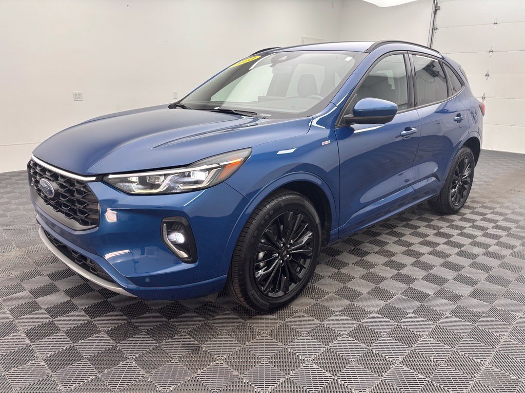 Certified 2023 Ford Escape ST-Line Elite AWD/4WD image 13
