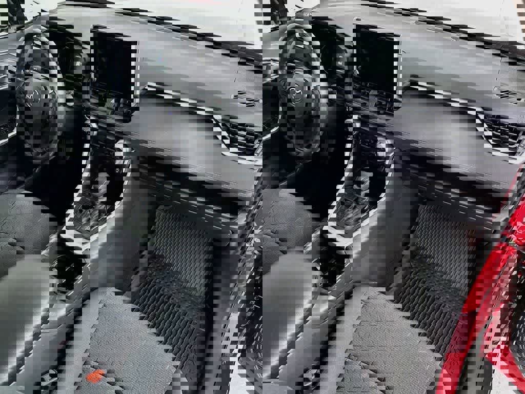 Used 2025 Toyota RAV4 XLE w/ Convenience Package image 32