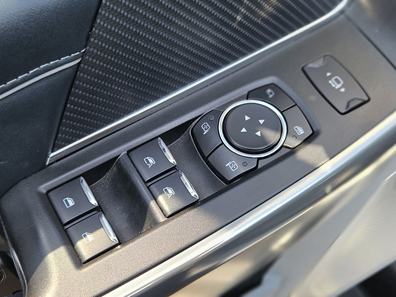 Certified 2024 Ford F350 Limited w/ FX4 Off-Road Package image 19