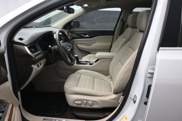 Used 2019 GMC Acadia Denali w/ Technology Package FWD image 10