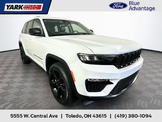 Used 2023 Jeep Grand Cherokee Limited w/ Black Appearance Package