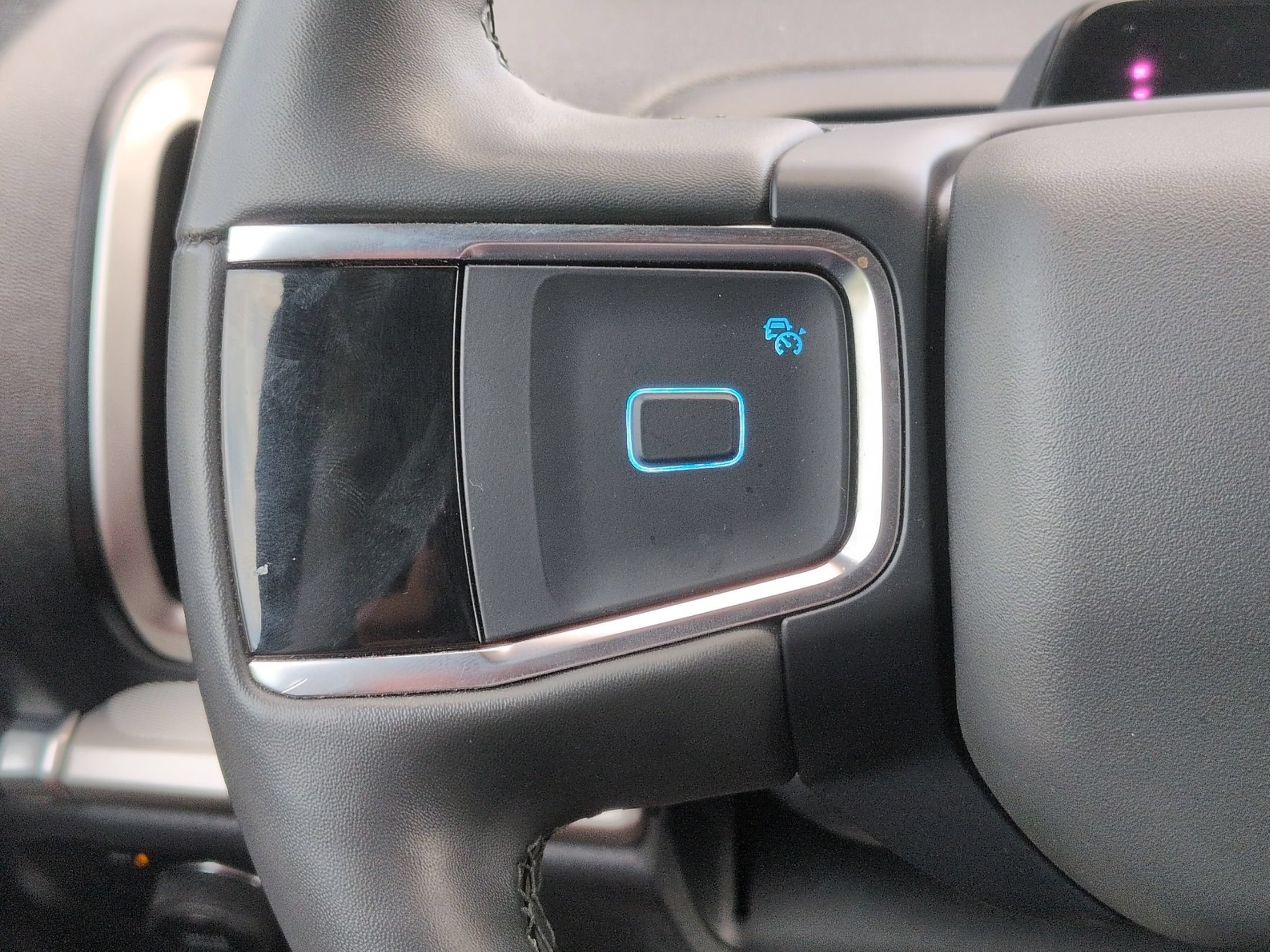 Certified 2025 Ford Expedition Active AWD/4WD image 18