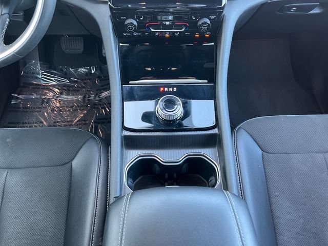 Used 2024 Jeep Grand Cherokee Altitude AWD/4WD image 19
