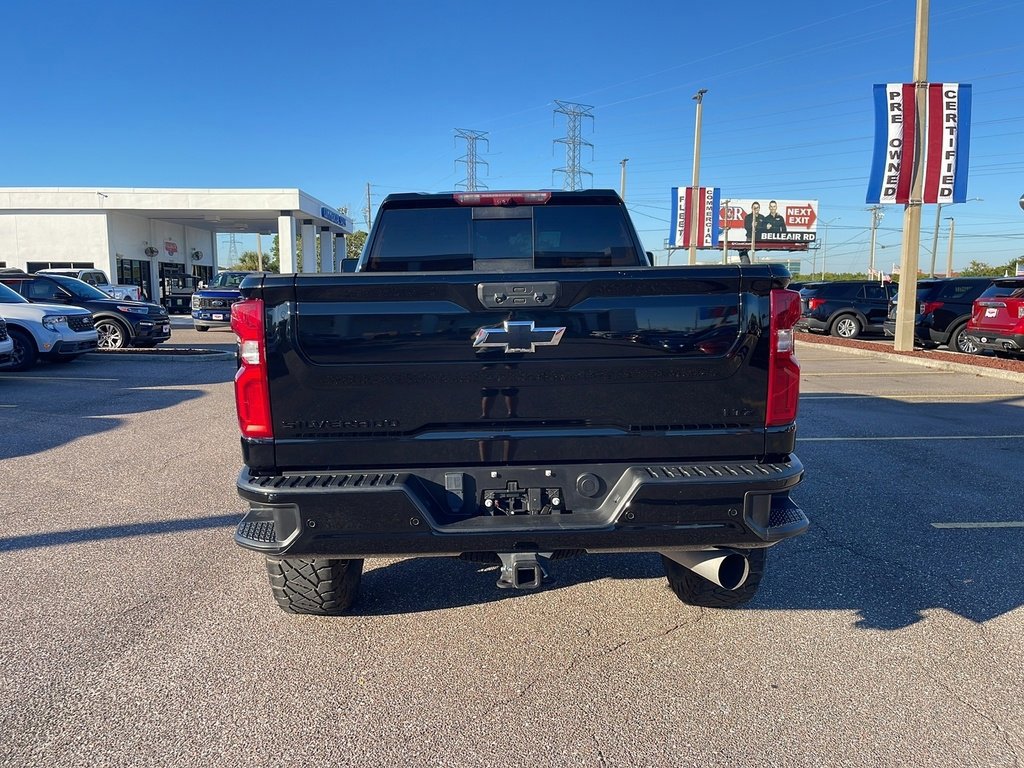 Used 2024 Chevrolet Silverado 2500 LTZ w/ LTZ Plus Package image 3