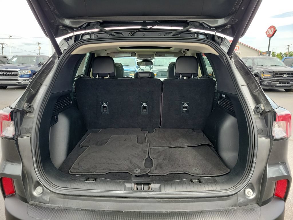 Certified 2020 Ford Escape Titanium w/ Titanium Premium Package 2.0 AWD/4WD image 10