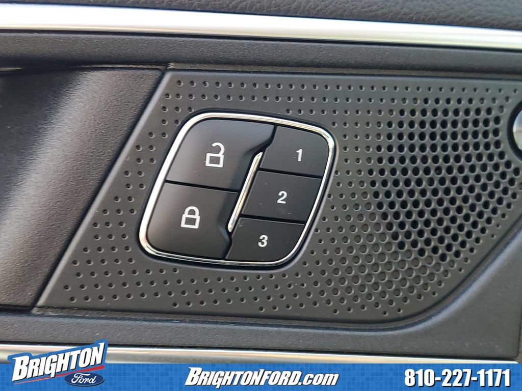 Certified 2024 Ford Edge Titanium w/ Equipment Group 301A AWD/4WD image 18
