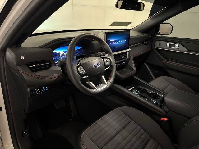 Certified 2025 Ford Explorer ST-Line image 9