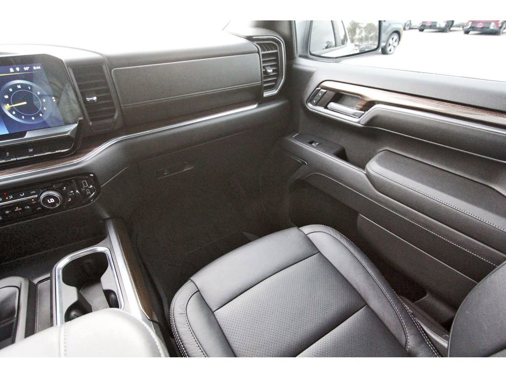 Used 2023 Chevrolet Silverado 1500 LT image 13