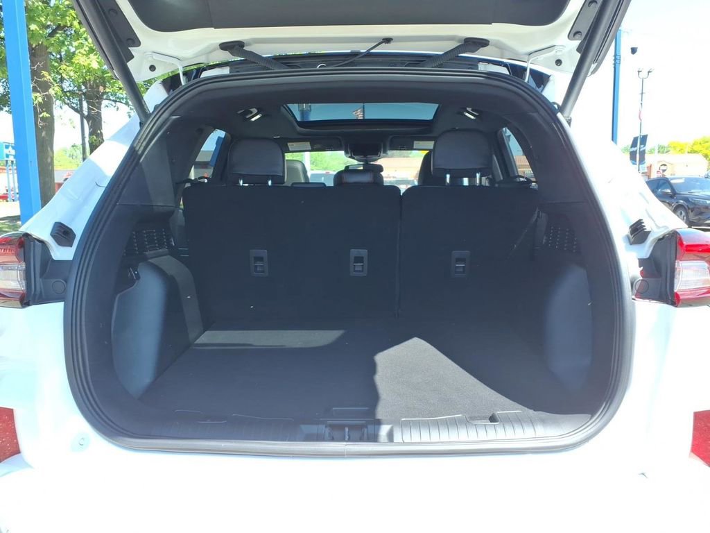 Certified 2024 Ford Escape ST-Line w/ Tech Pack #1 AWD/4WD image 10